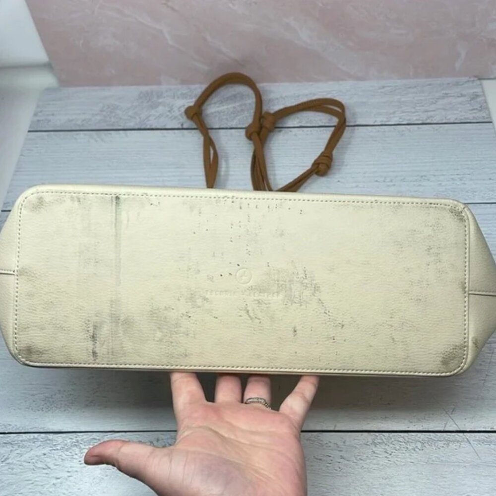 Von Holzhausen The Market Tote in Oat and Caramel - Picture 11 of 13